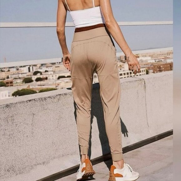 Free People Movement High Fives Jogger Pants Tan Khaki Women’s Size M - Picture 2 of 8